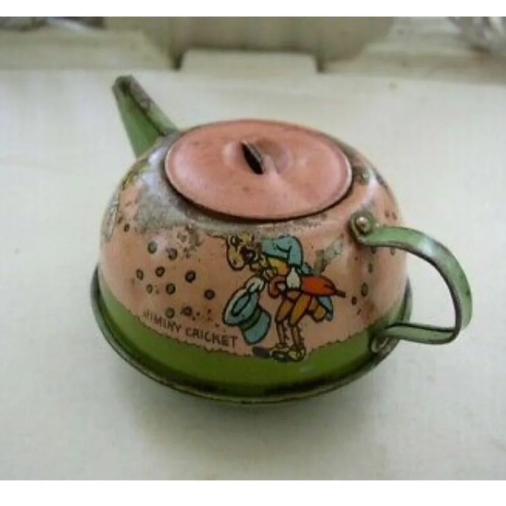 1939 Ohio Art Disney Pinocchio Child’s Tin Tea Set - Picture 4 of 9